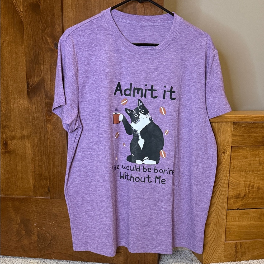 Charming Cat Graphic Tee in Lavender